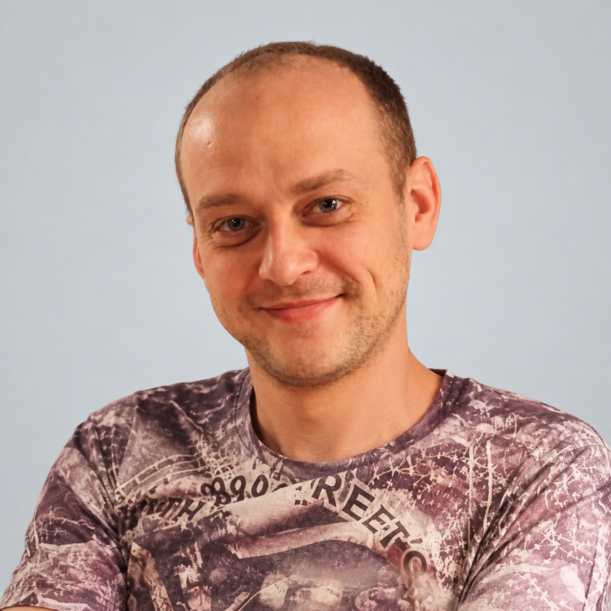 серый фон Дмитрий Оботуров